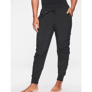 Athleta Pants Black Altitude Relaxed Mid Rise Lightweight Stretch Joggers Size 6